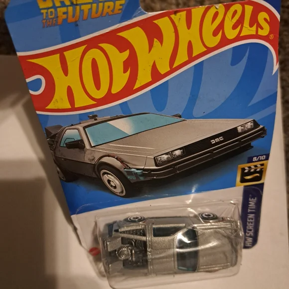 5 Batman Hot Wheels Cars - Picture 7 of 10